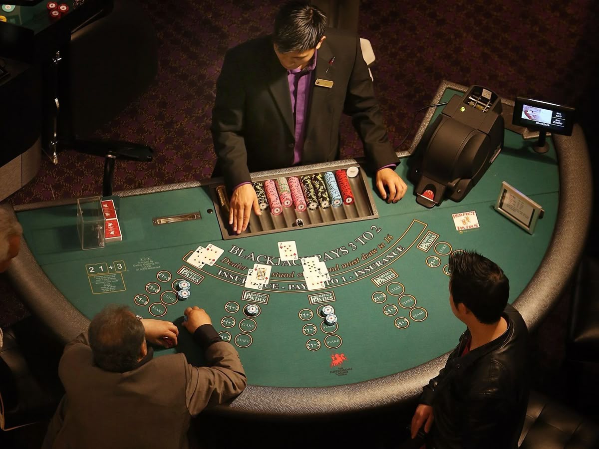 Gold Casino 777 کیسینو میں پوکر گیمز